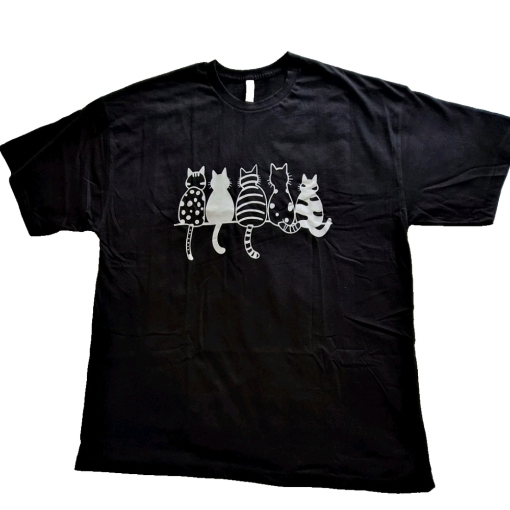 Black and White cats on women's cotton rich 2XL Cat Lover Graphic Tee, 5 cats - Picture 4 of 6